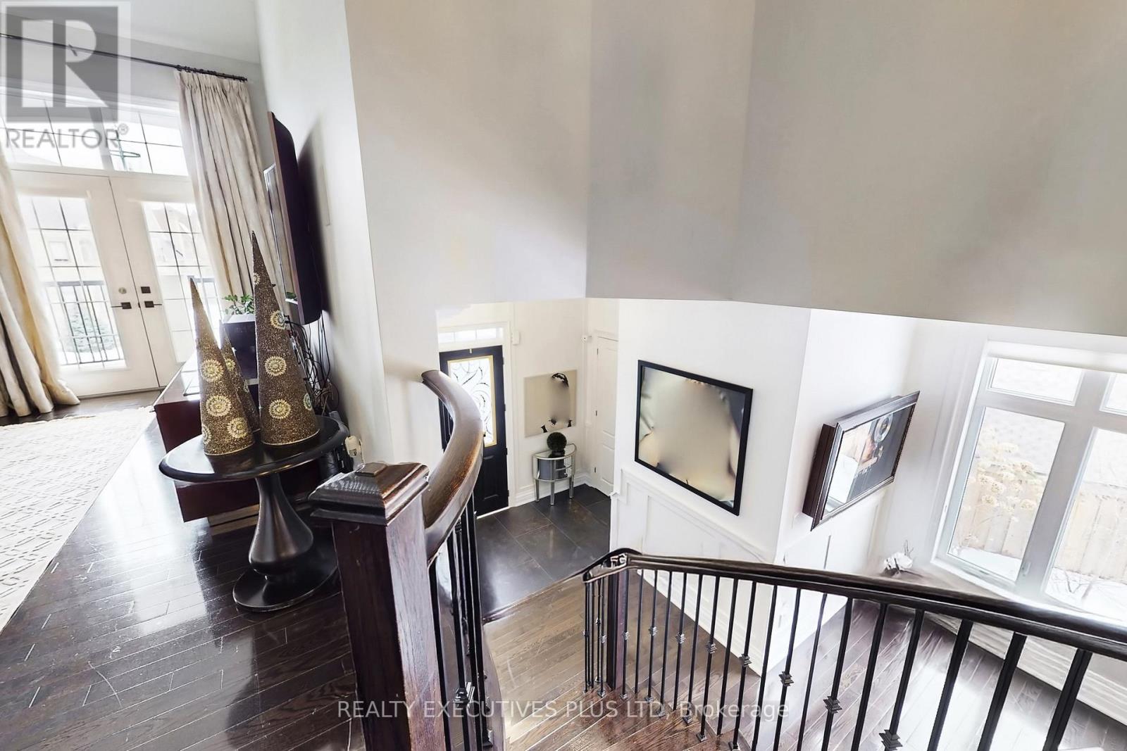 Detached at 10 SIM HILL CRESCENT, King