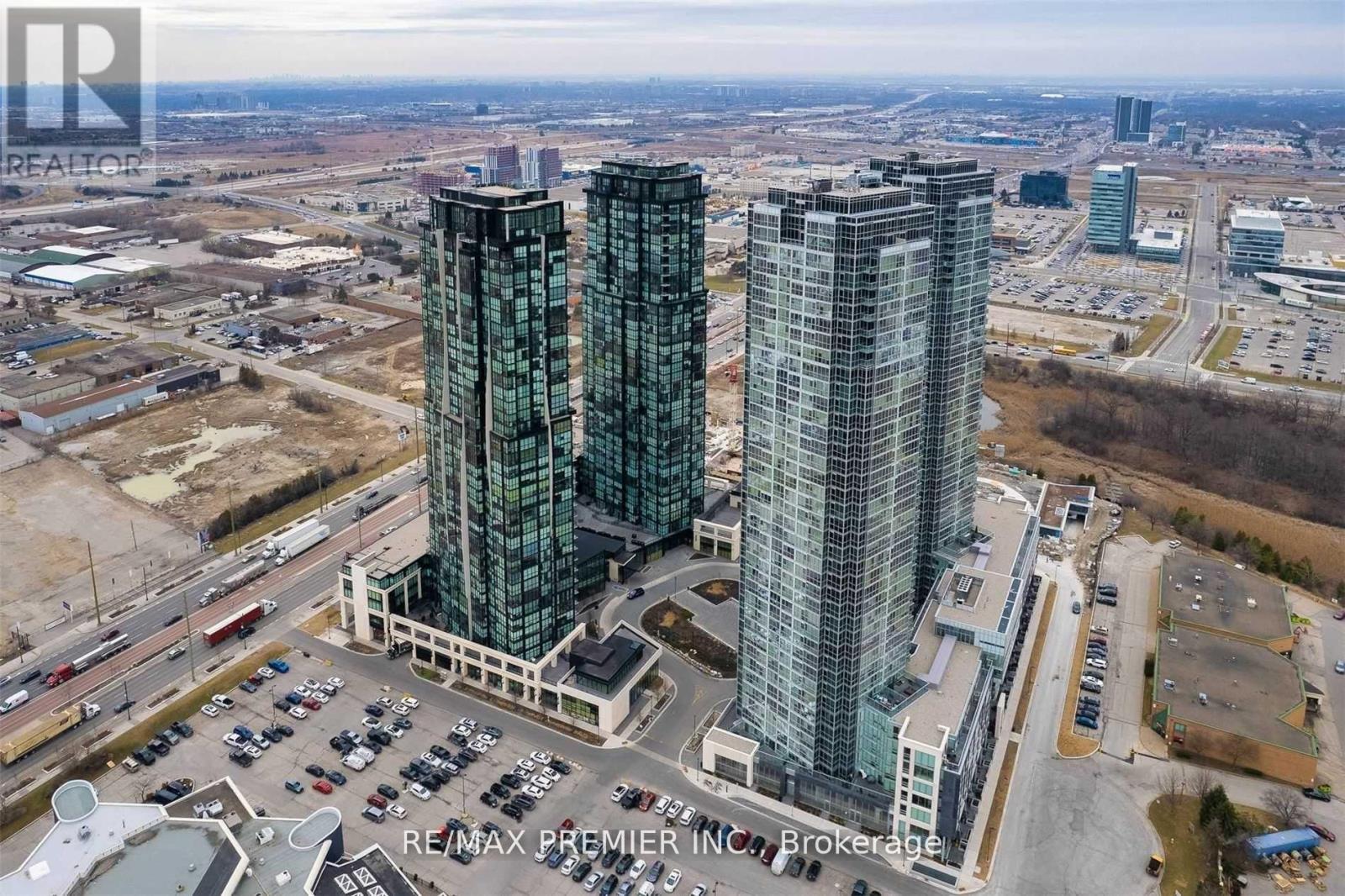 Apartment at 407 - 2910 HIGHWAY 7 W, Vaughan (Concord)
