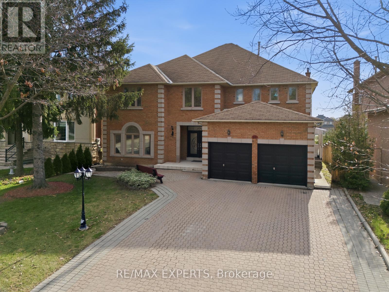 Detached at 11 HORIZON COURT, Richmond Hill (Doncrest)