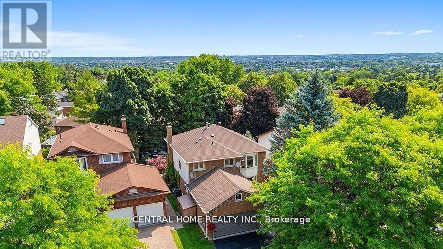 Detached at 30 MOFFAT CRESCENT, Aurora (Aurora Heights)