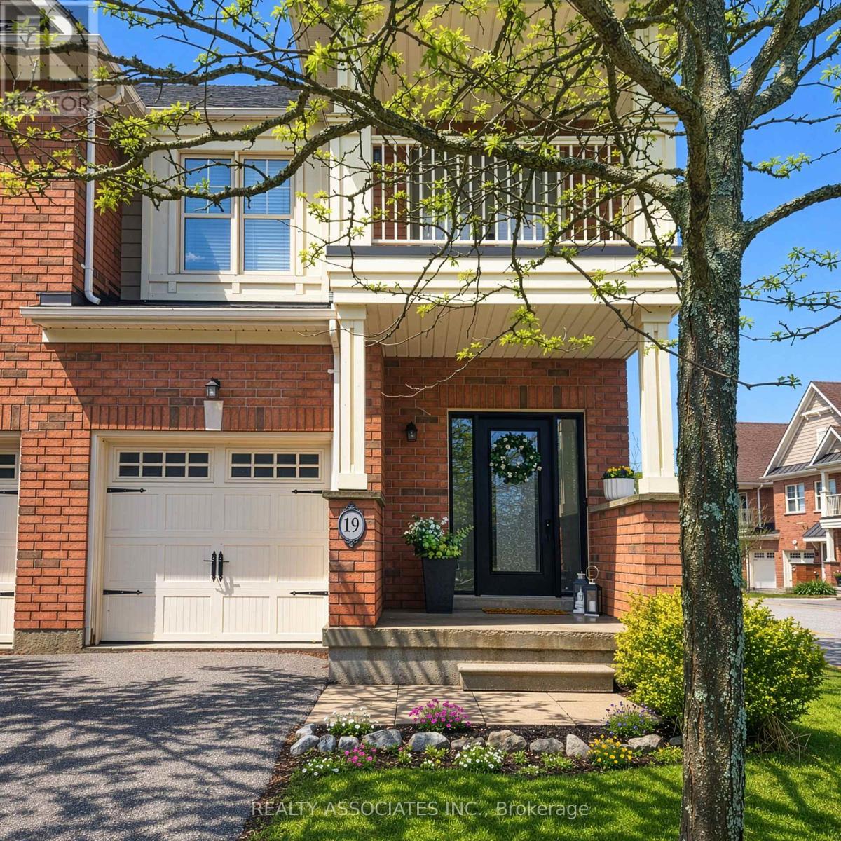 Townhouse at 19 BEARINGS AVENUE, Whitchurch-Stouffville (Stouffville)