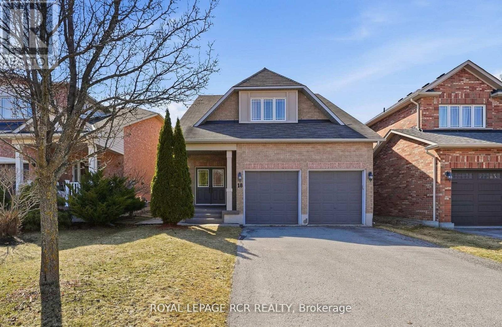 Detached at 18 KERR LANE, Aurora