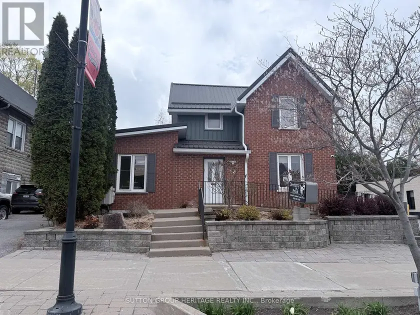 Detached at 2ND FLOOR - 96 BROCK STREET W, Uxbridge