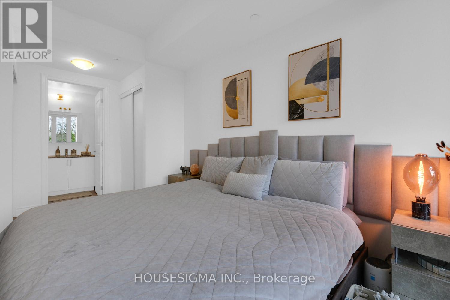 Apartment at 318 - 9618 YONGE STREET, Richmond Hill