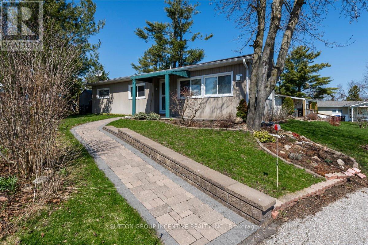 Detached at 18 TREFOIL DRIVE, Innisfil