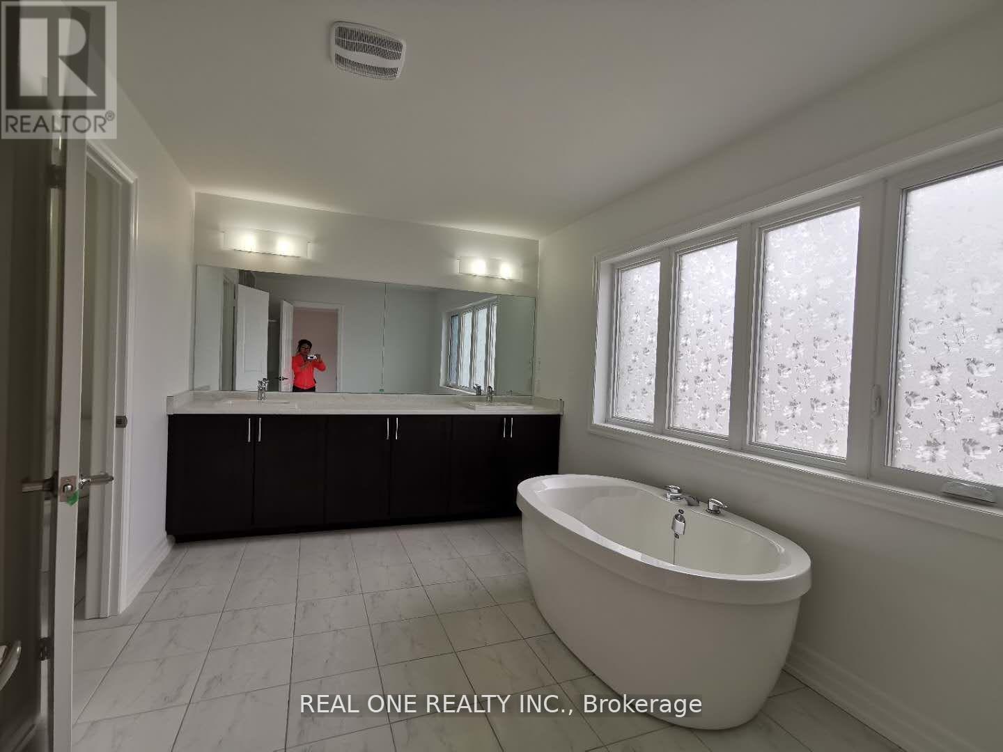 Detached at 22 Cloverridge Ave, East Gwillimbury