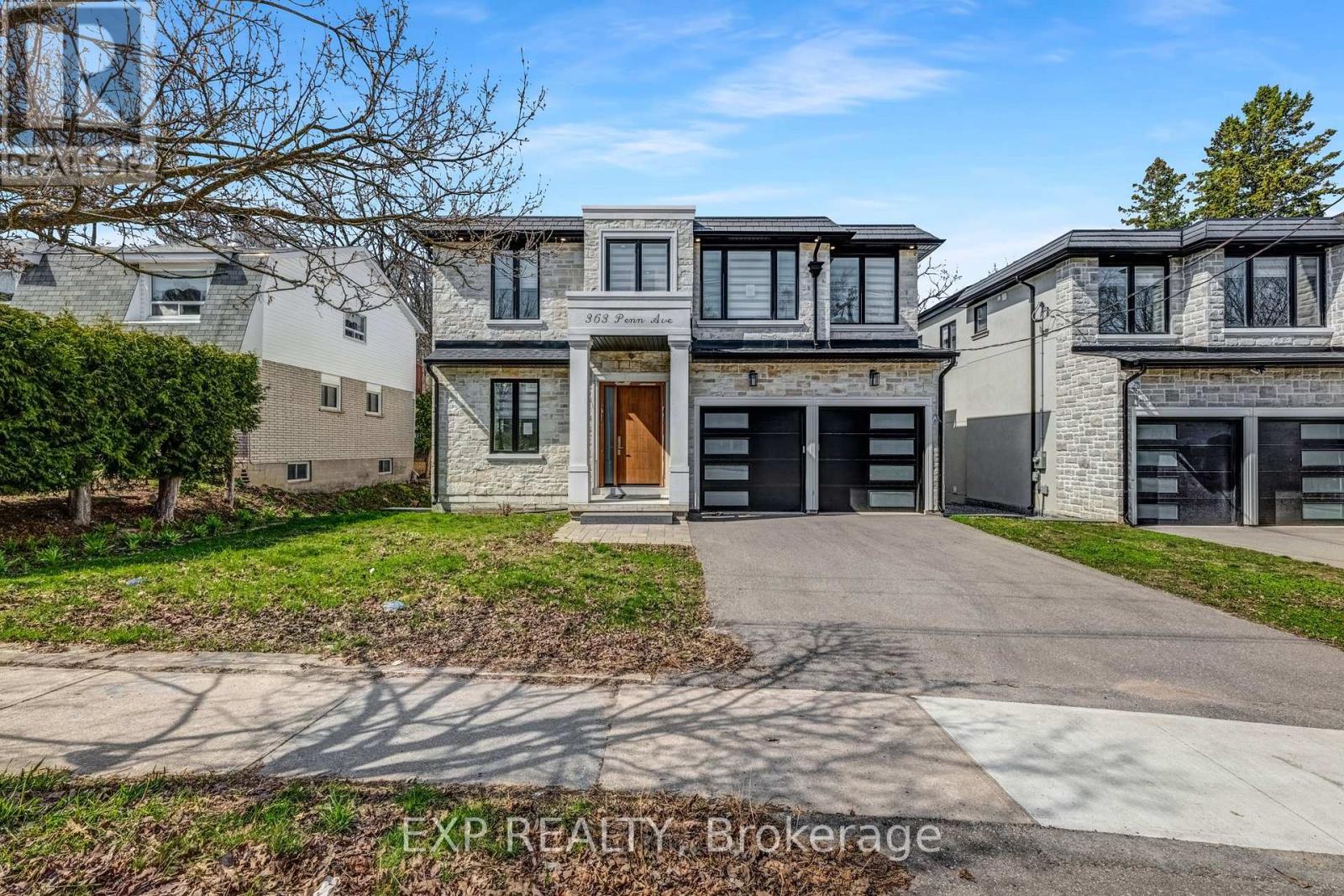 Detached at 363 PENN AVENUE, Newmarket (Bristol-London)