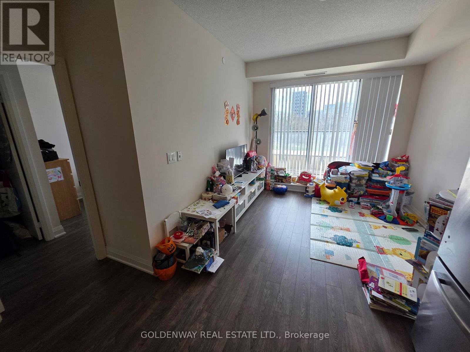 Apartment at 325 - 18 UPTOWN DRIVE, Markham