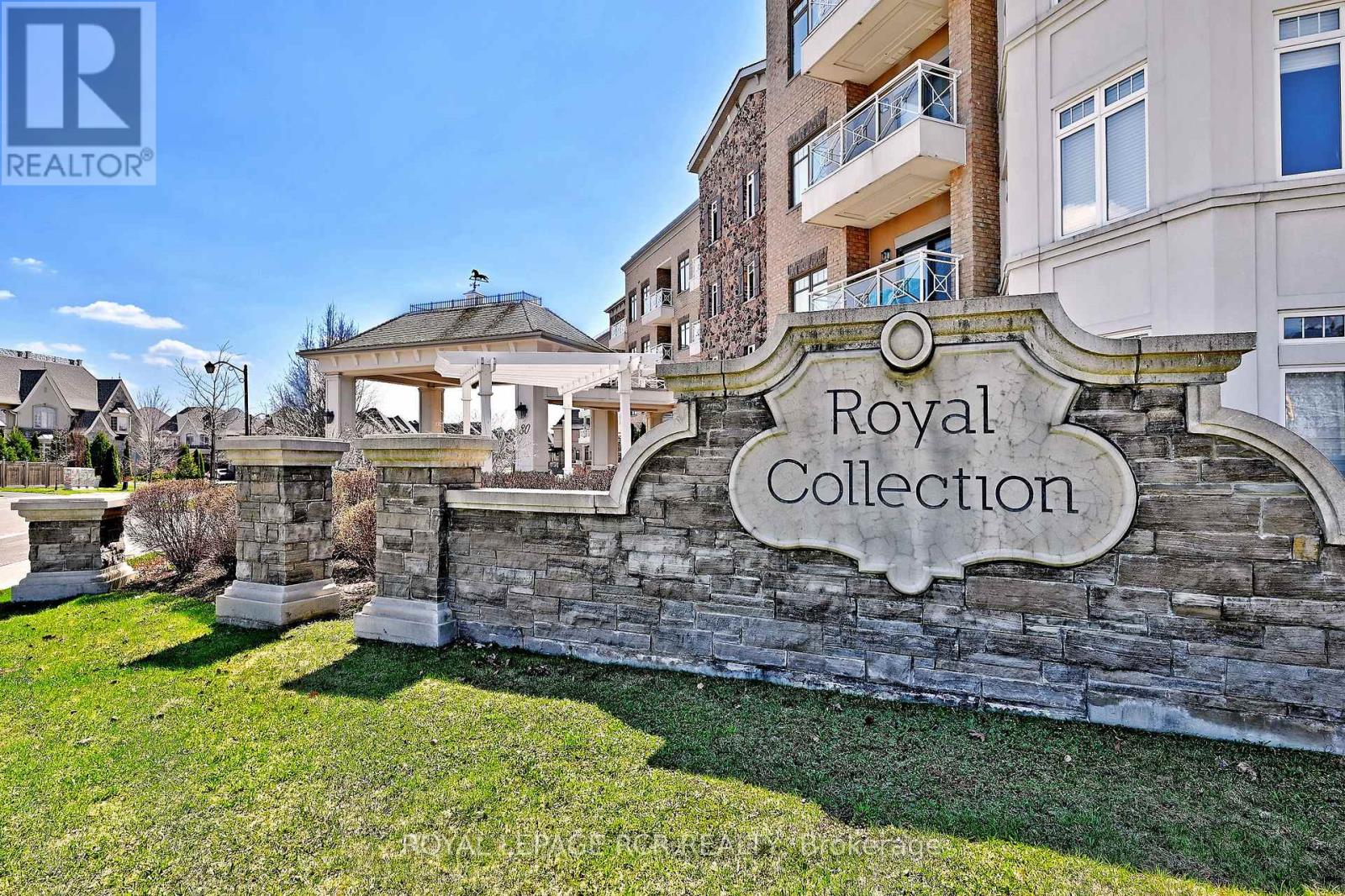 Apartment at 416 - 80 BURNS BOULEVARD, King (King City)