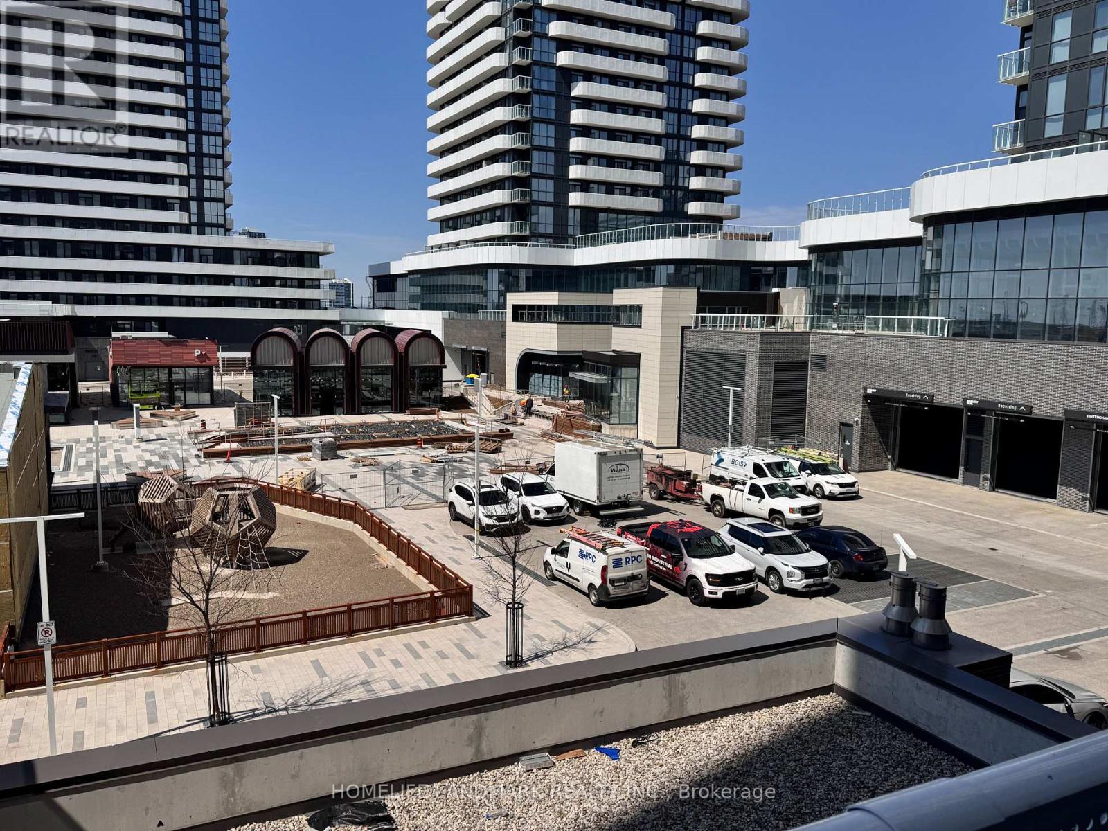 Apartment at 301 - 28 INTERCHANGE WAY, Vaughan (Vaughan Corporate Centre)