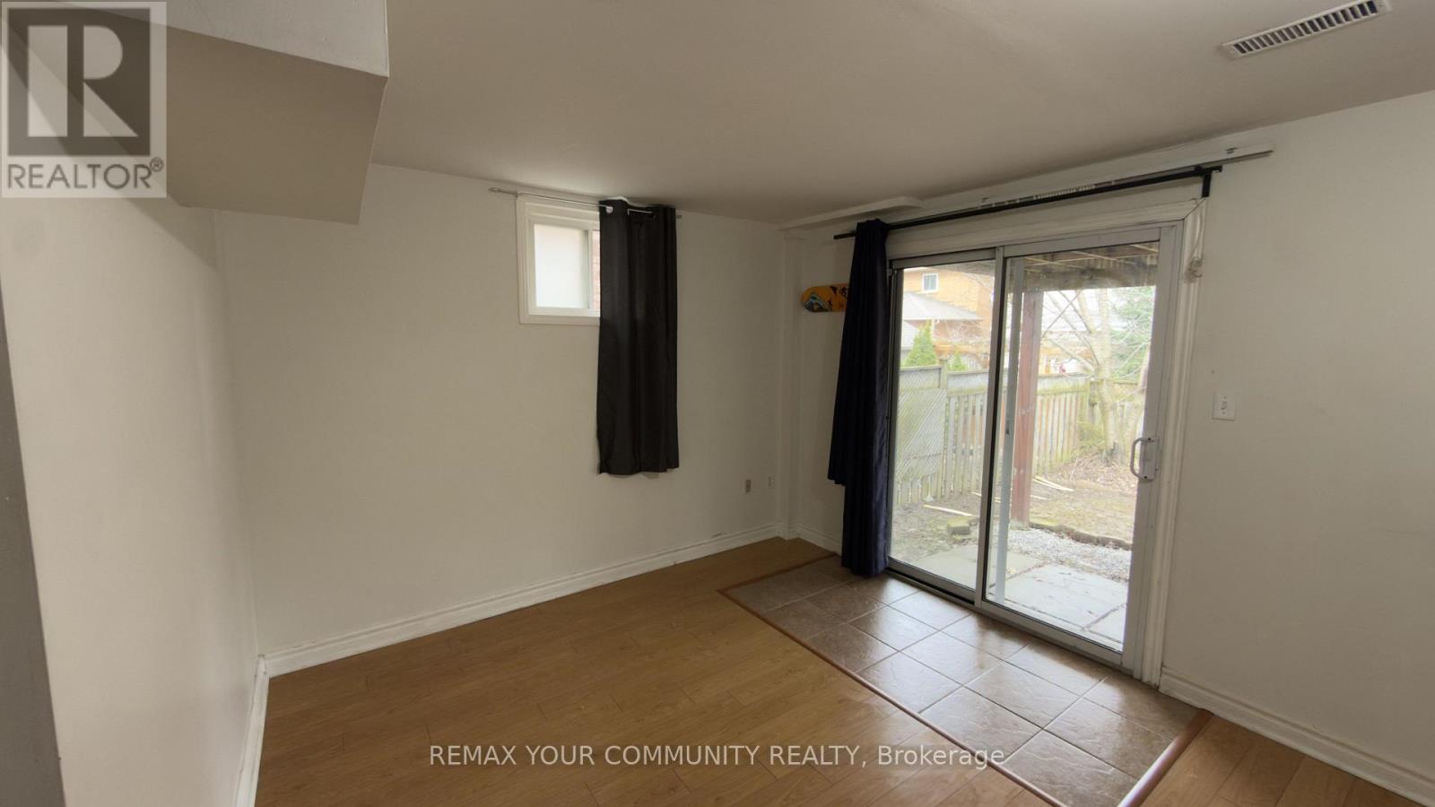 Semi-Detached/Link at BSMNT - 117 ENGLISH OAK DRIVE, Richmond Hill (Oak Ridges Lake Wilcox)