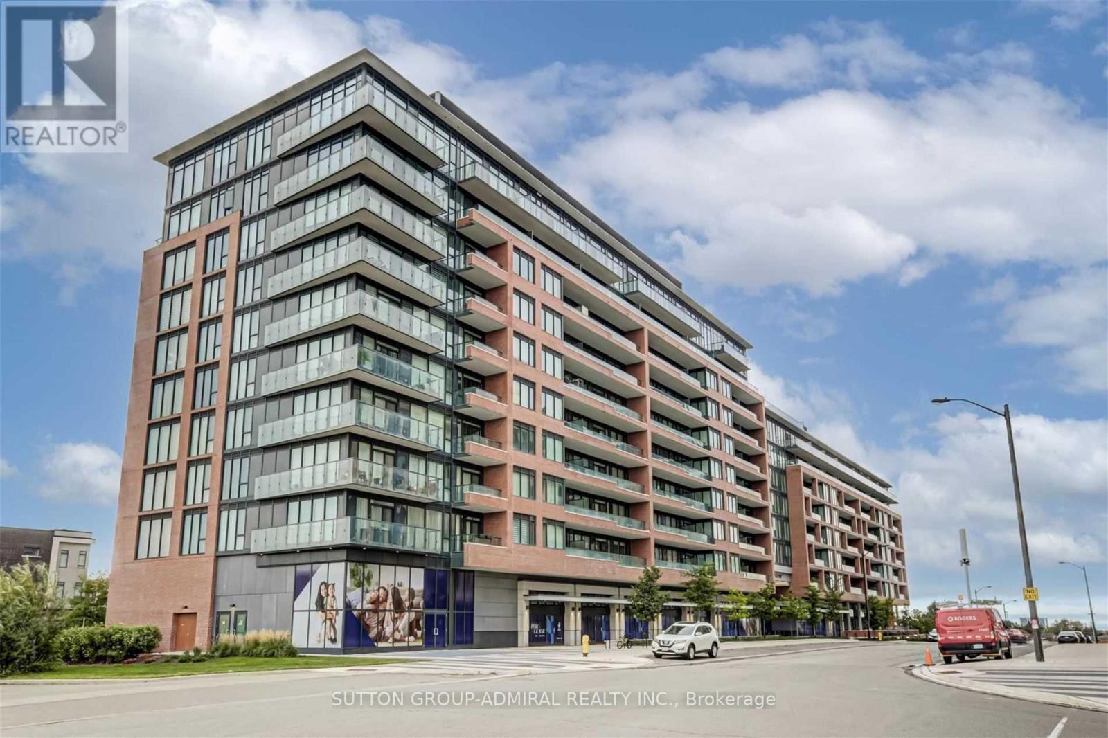 Apartment at 829 - 99 EAGLE ROCK WAY, Vaughan