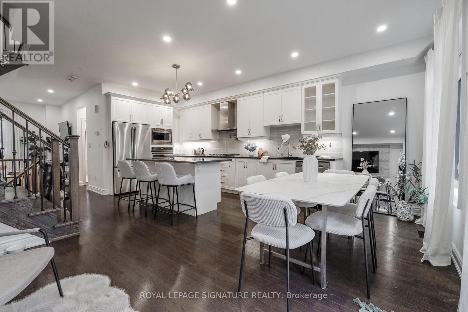 Townhouse at 14 QUEEN MARY COURT, Vaughan (East Woodbridge)