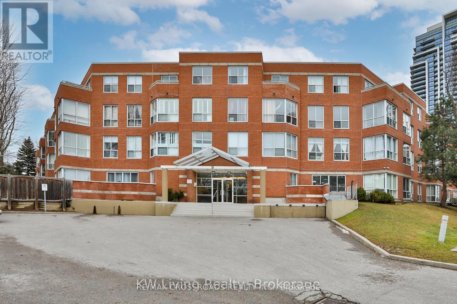 Apartment at PH2 - 9 CHALMERS ROAD, Richmond Hill (Doncrest)
