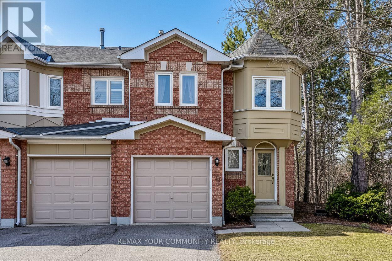 Townhouse at 923 CARIBOU VALLEY CIRCLE, Newmarket (Armitage)