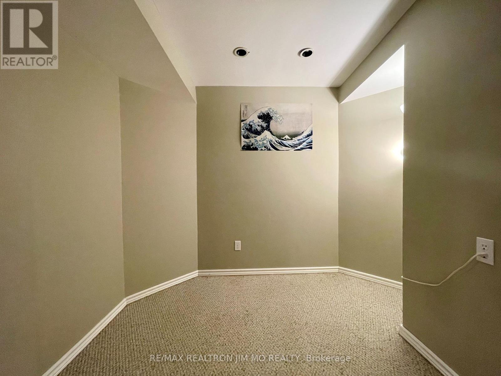Detached at LOWER - 824 COLLEGE MANOR DRIVE, Newmarket