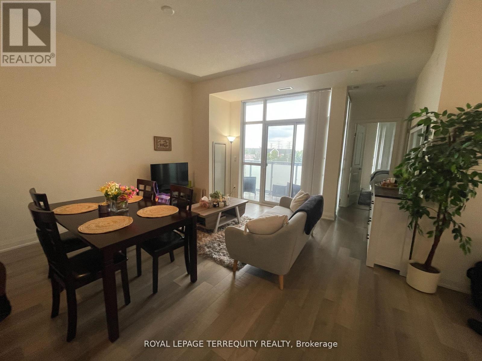 Apartment at 320 - 8763 BAYVIEW AVENUE, Richmond Hill (Doncrest)