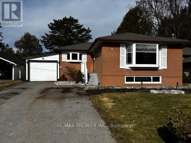 Detached at 40 AURORA HEIGHTS DRIVE, Aurora
