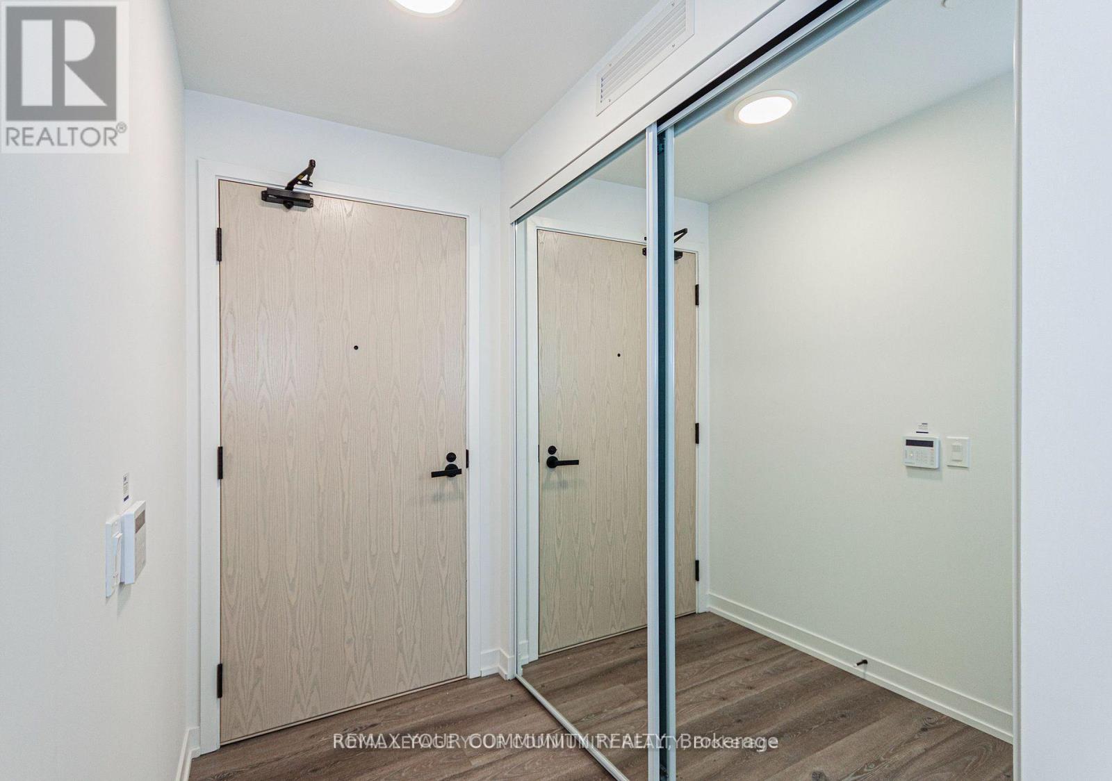 Apartment at 706 - 225 COMMERCE STREET, Vaughan (Vaughan Corporate Centre)