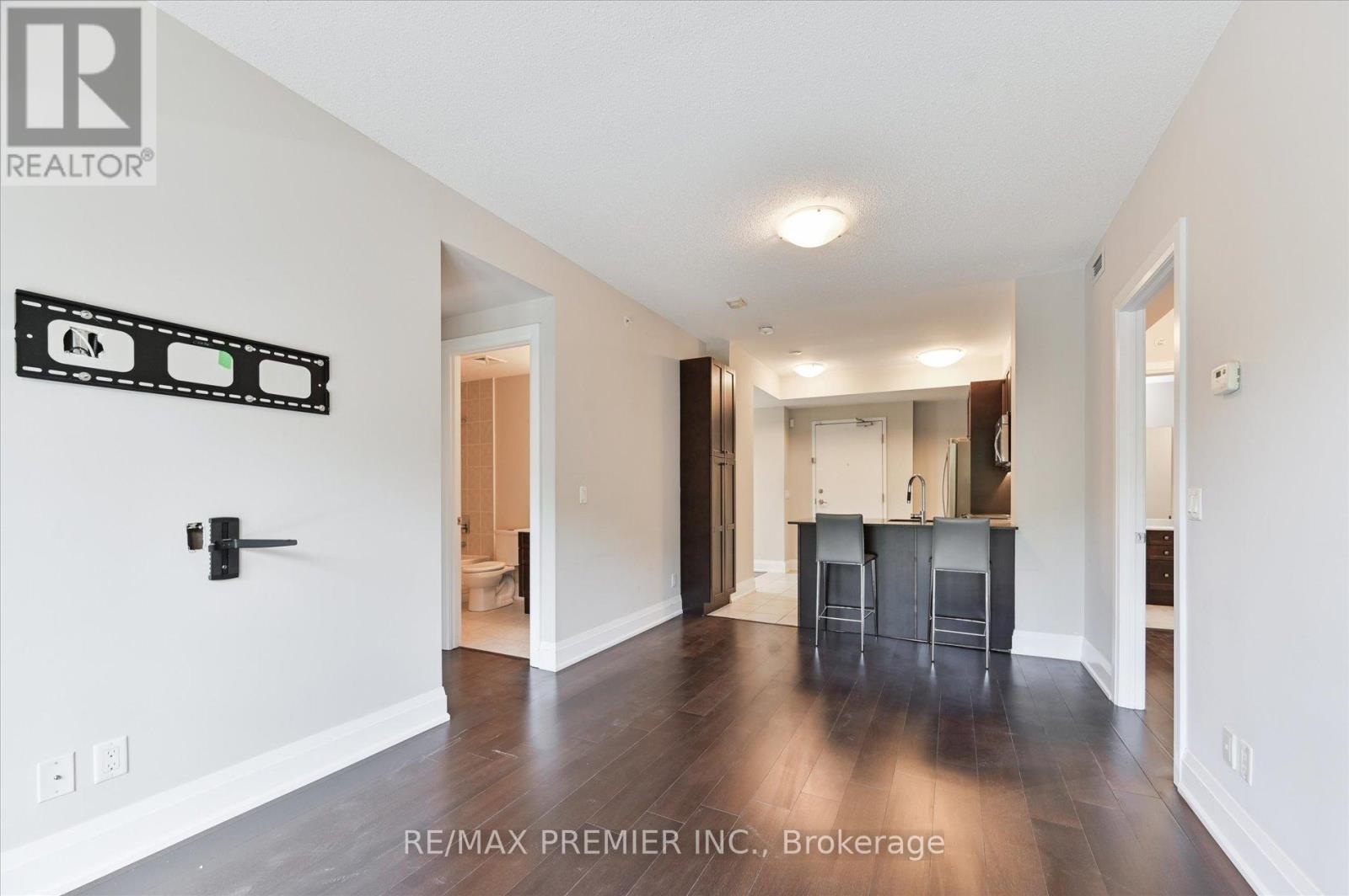 Apartment at 517 - 8302 ISLINGTON AVENUE, Vaughan
