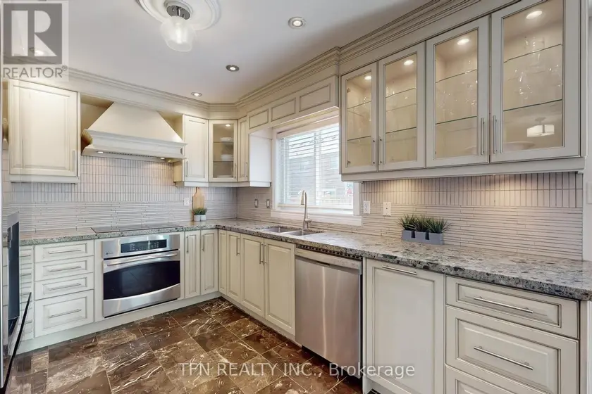 Townhouse at 24 LUCERNE DRIVE, Vaughan