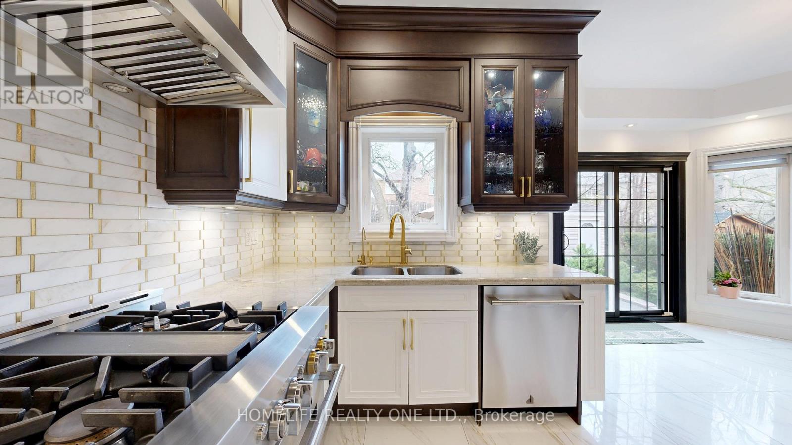 Detached at 96 ESTATE GARDEN DRIVE, Richmond Hill