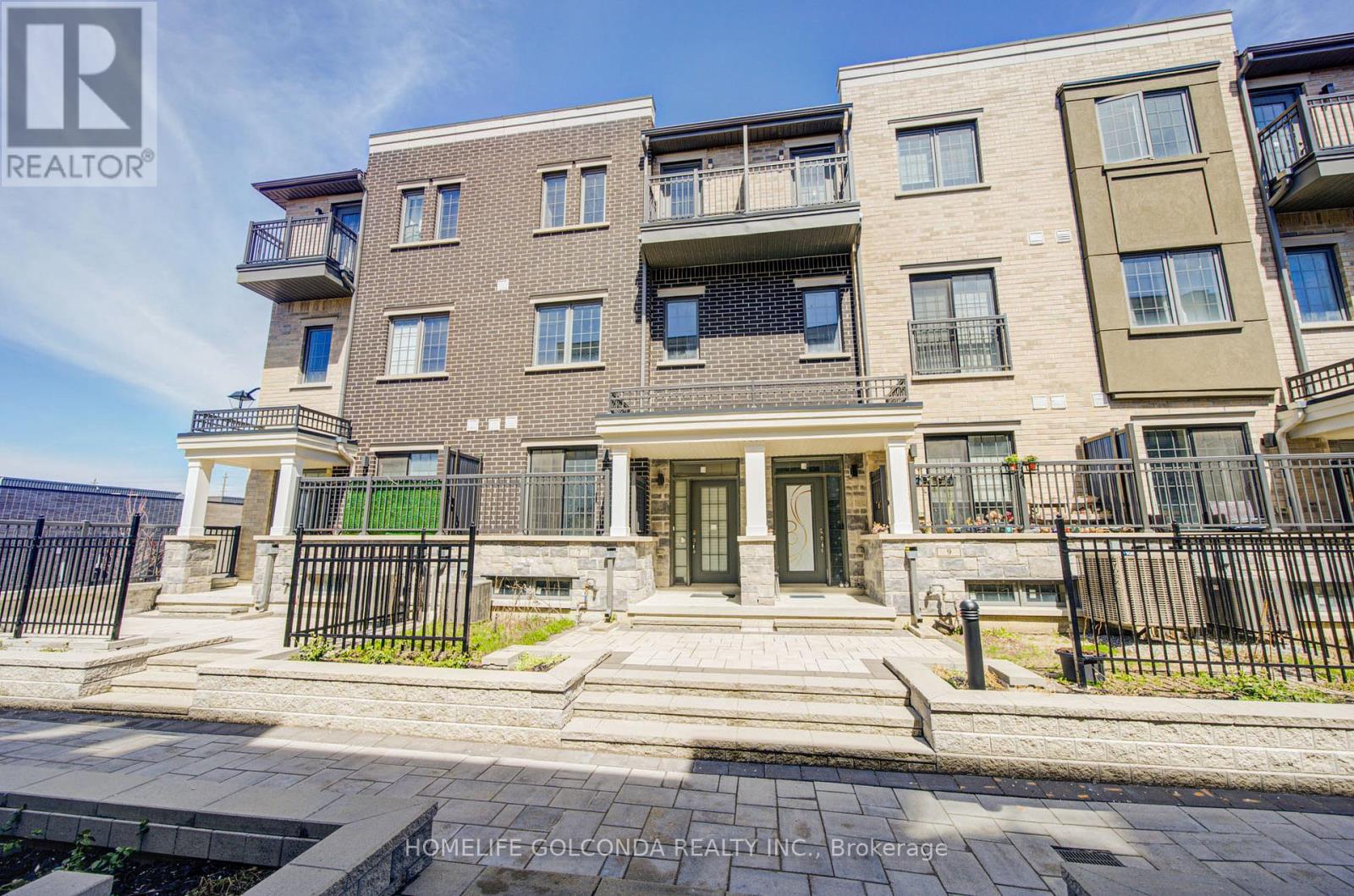 Townhouse at 7 MAYBANK LANE, Whitchurch-Stouffville (Stouffville)