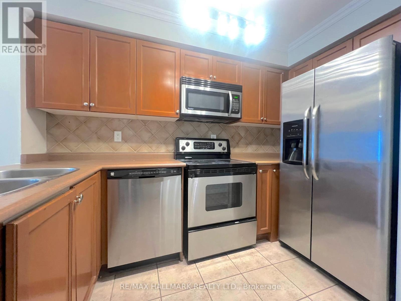Townhouse at 33 LODGEWAY DRIVE, Vaughan