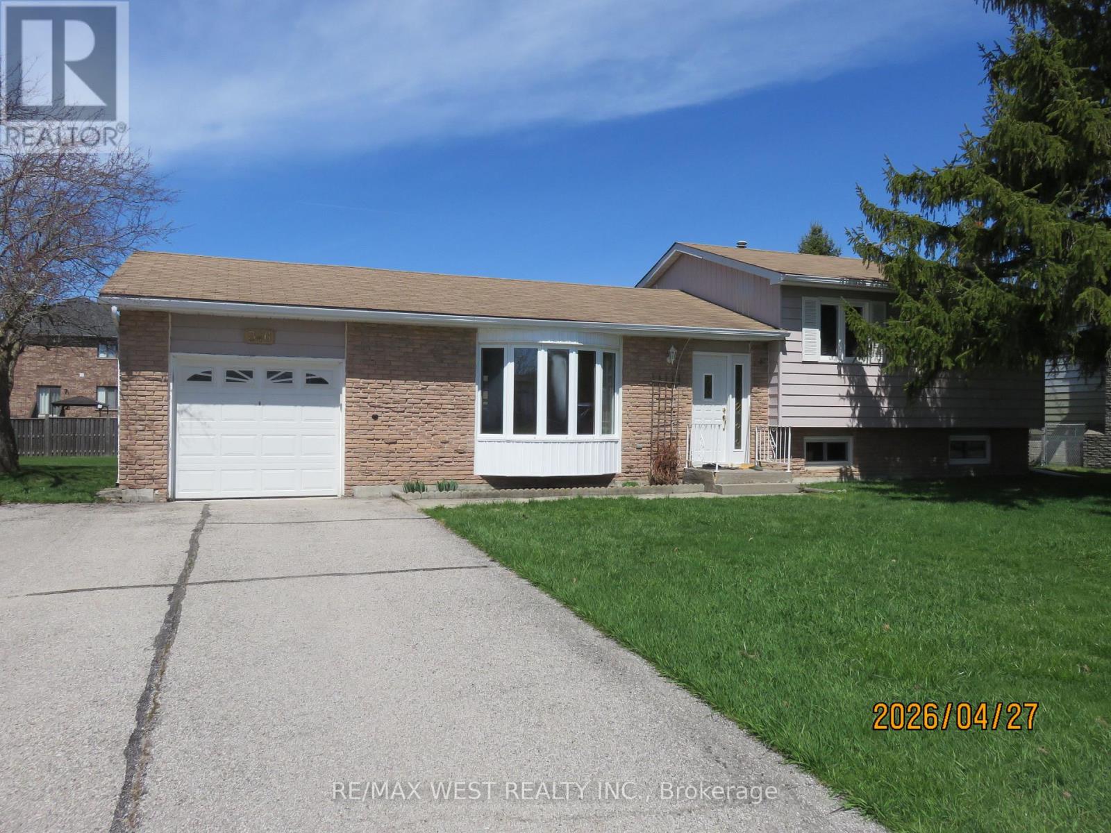 Detached at 346 LAKELAND CRESCENT SE, Brock (Beaverton)