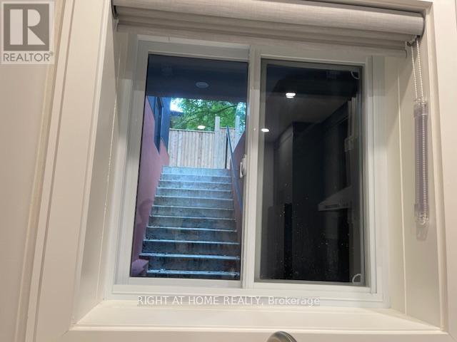 Detached at 106 Weldrick Rd W,