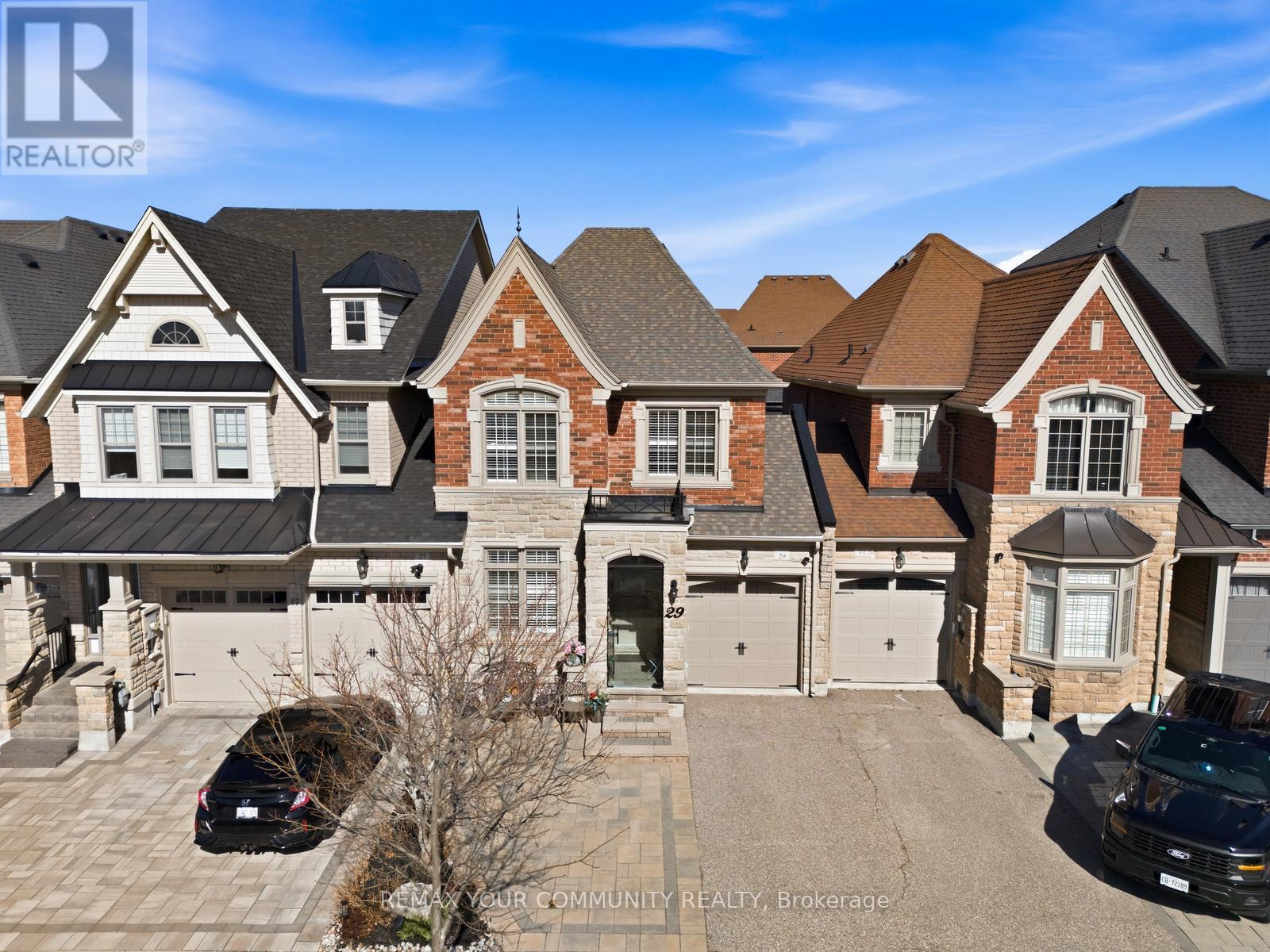 Townhouse at 29 SPRING HILL DRIVE, King (King City)