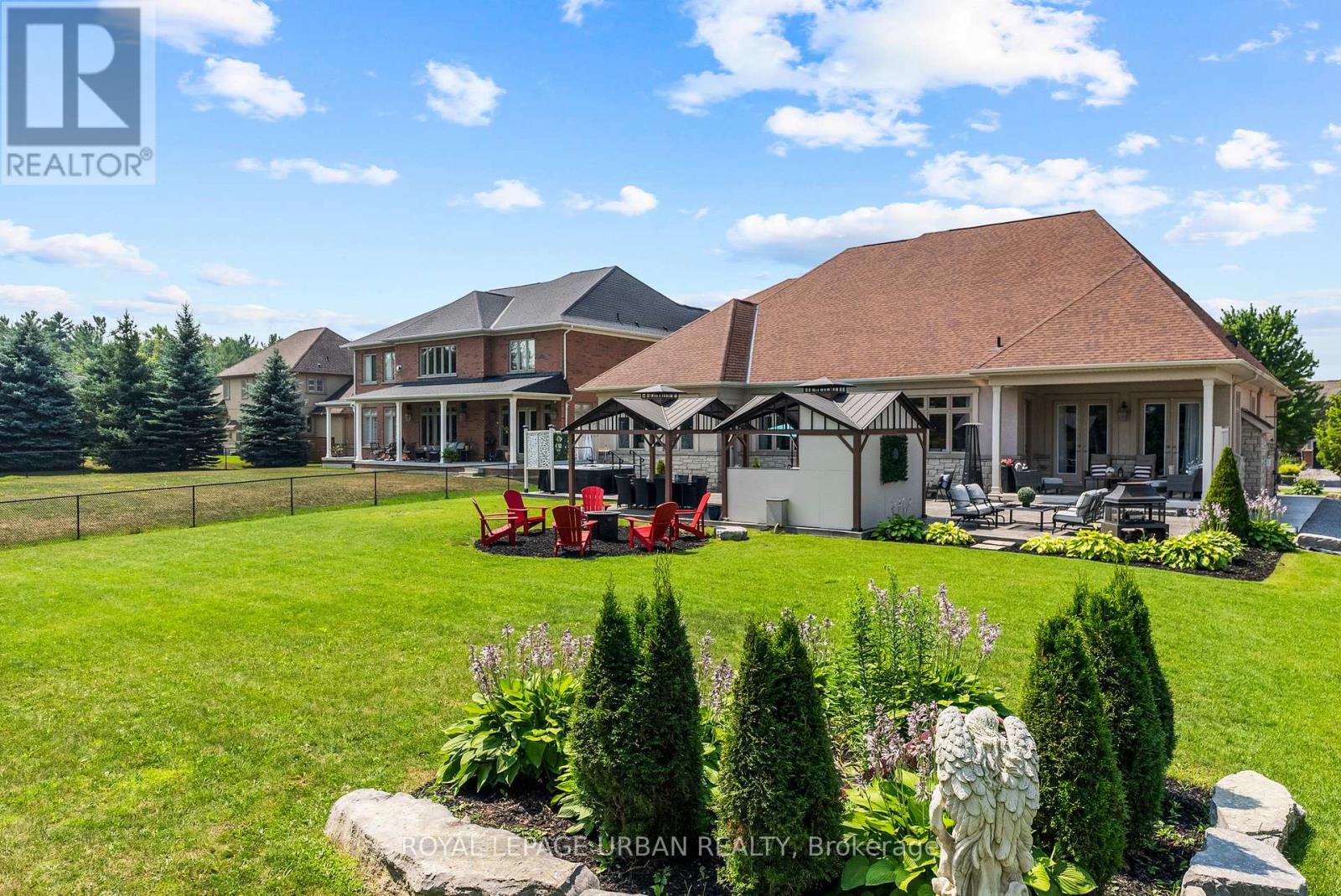 Detached at 15 COUNTRY CLUB CRESCENT, Uxbridge