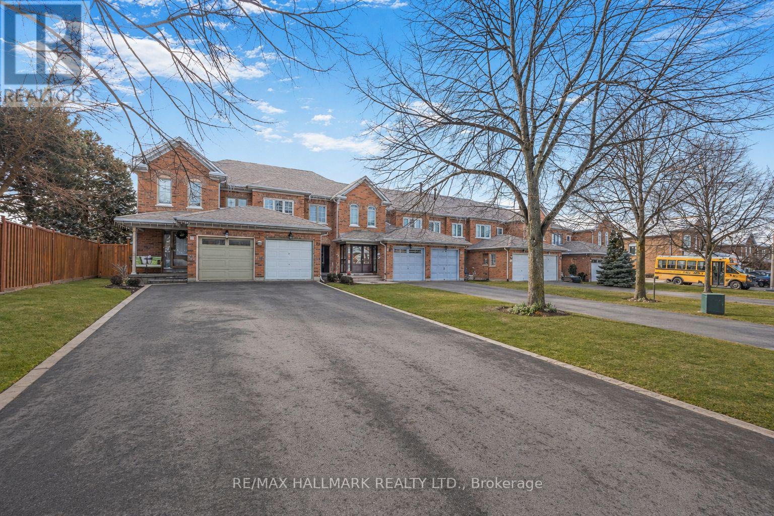 Townhouse at 19 PARKTREE DRIVE, Vaughan (Maple)