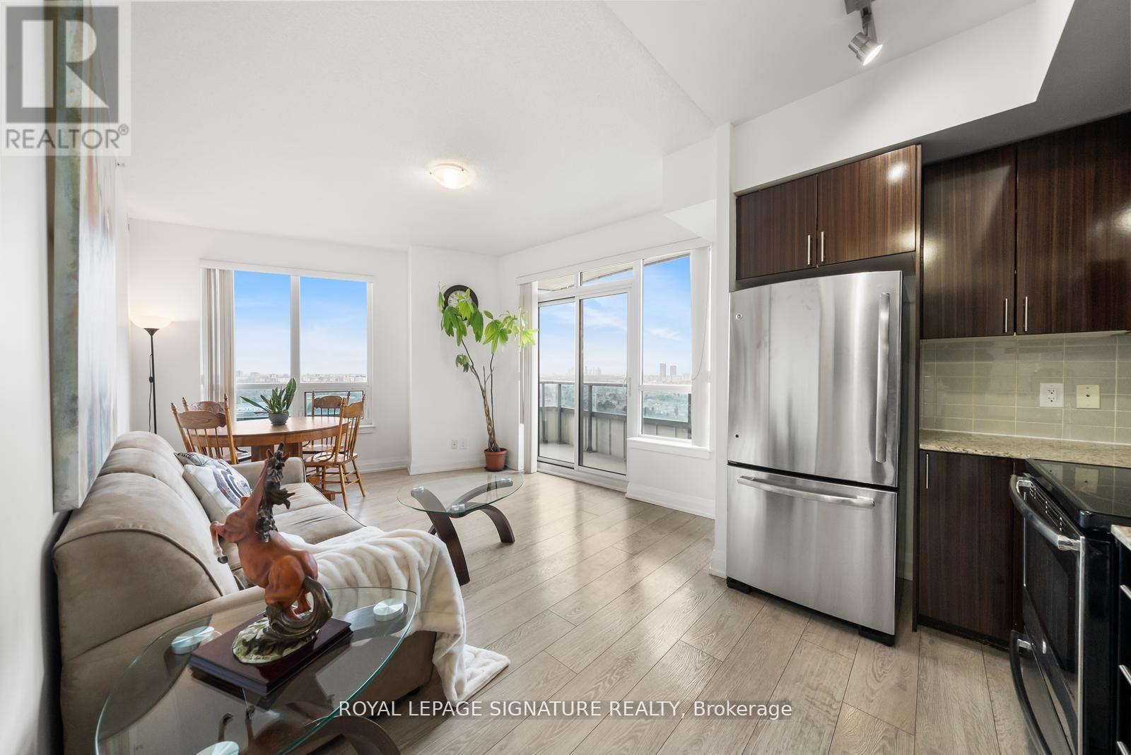 Apartment at 2108 - 7171 YONGE STREET, Markham (Thornhill)