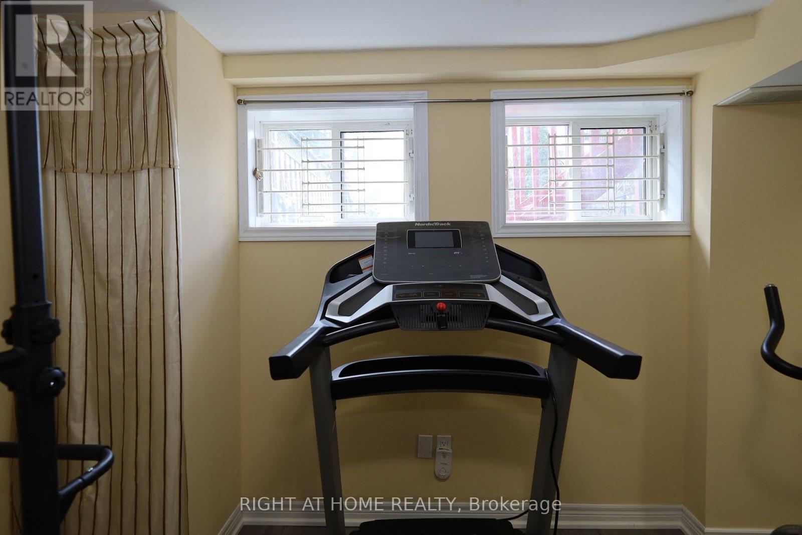 Townhouse at 82 COLESBROOK ROAD, Richmond Hill