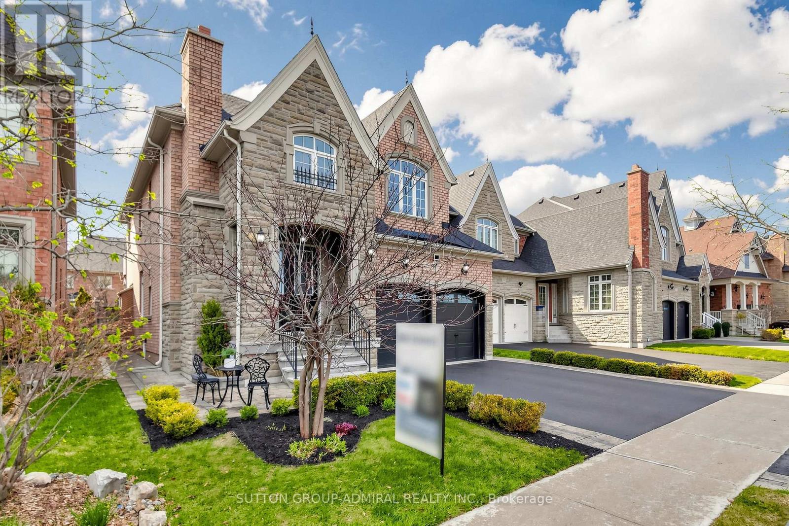 Detached at 32 NICORT ROAD, King (King City)