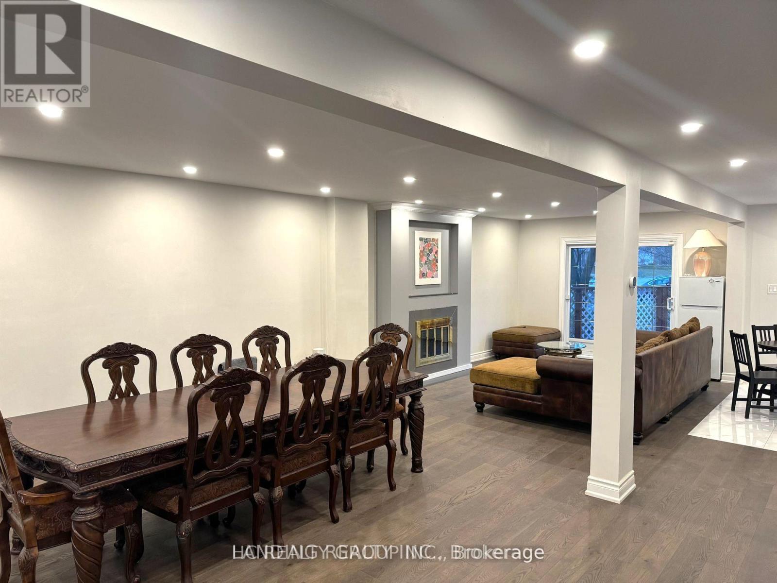 Detached at MAIN 2 BARKER COURT, Markham (Sherwood-Amberglen)