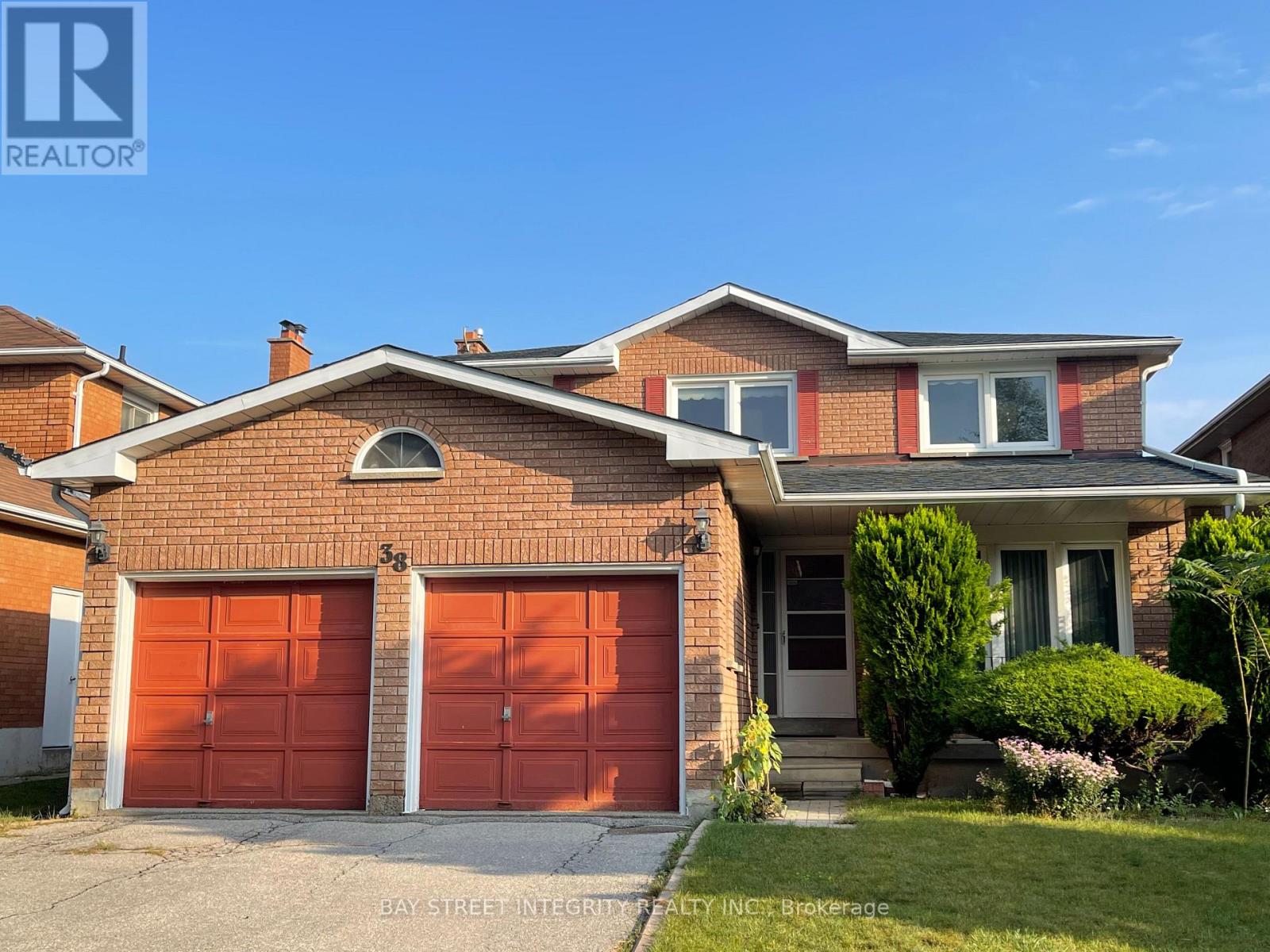 Detached at 38 SOUTHGATE CRESCENT, Richmond Hill (Doncrest)
