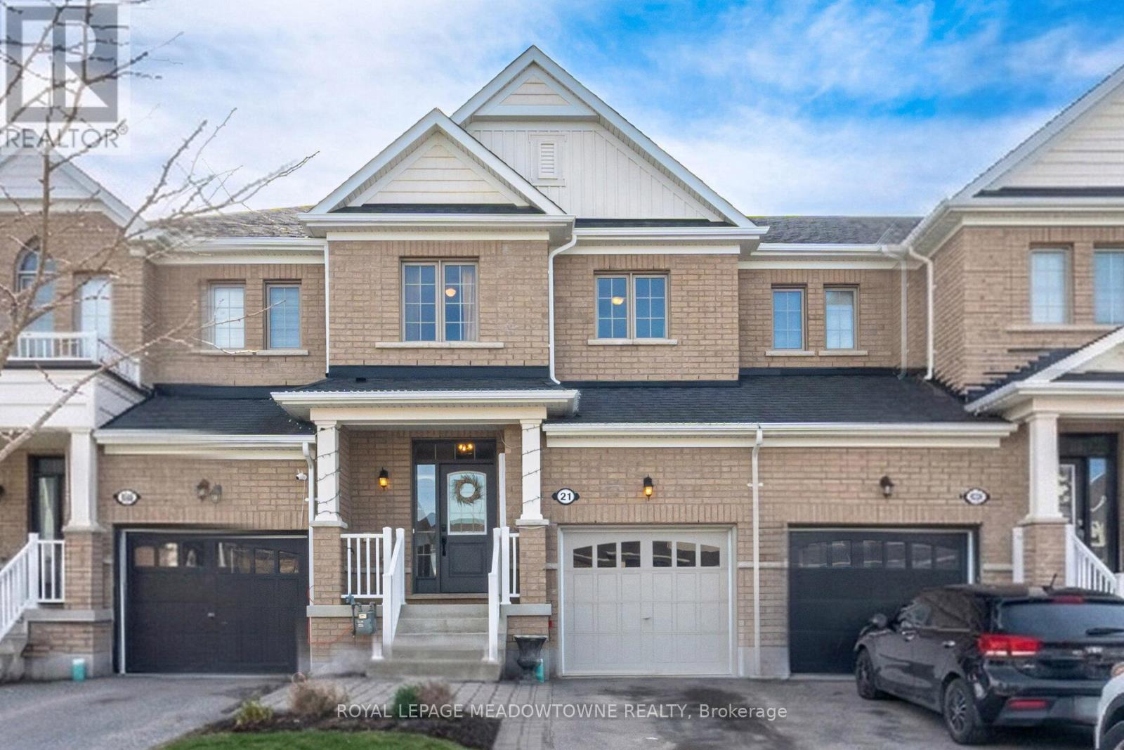 Townhouse at 21 SHARPE CRESCENT, New Tecumseth (Tottenham)