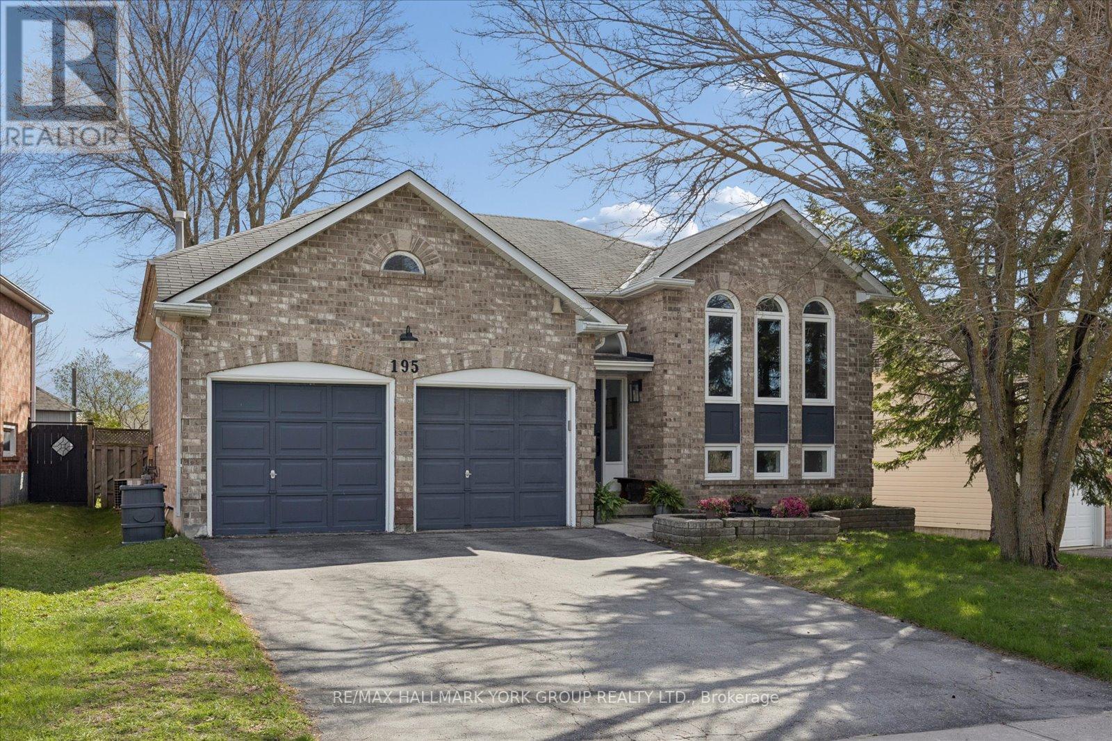Detached at 195 KING STREET, East Gwillimbury (Mt Albert)
