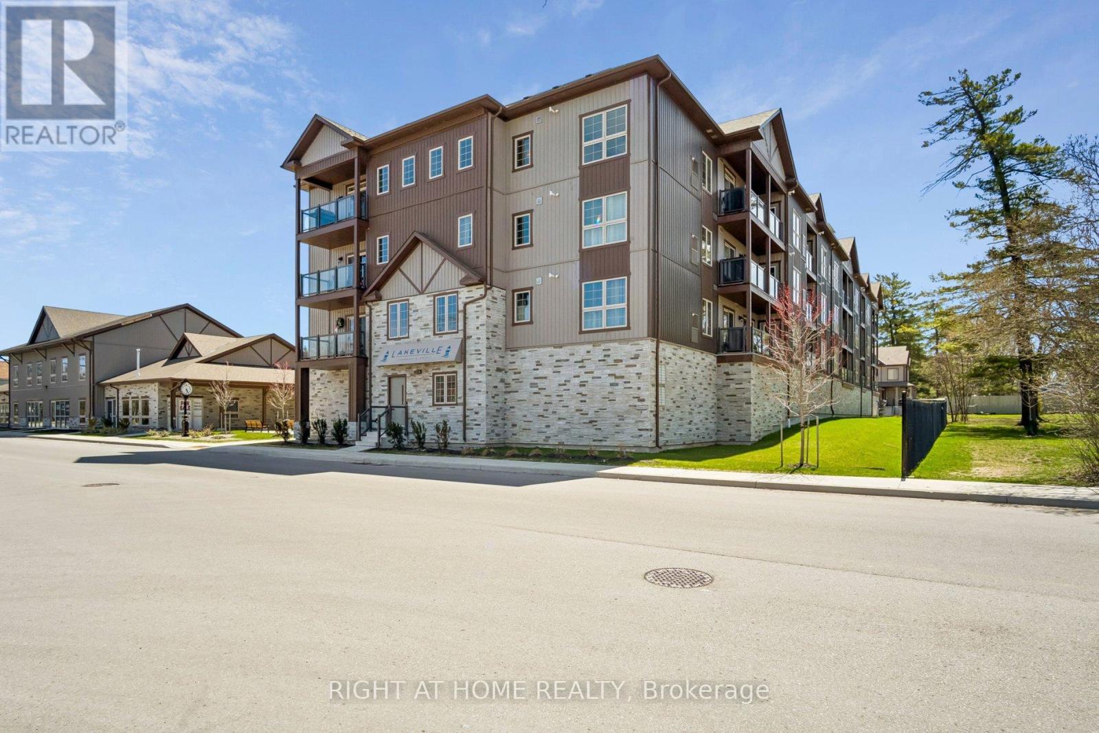 Apartment at 406 - 110 GREW BOULEVARD, Georgina (Sutton & Jackson's Point)