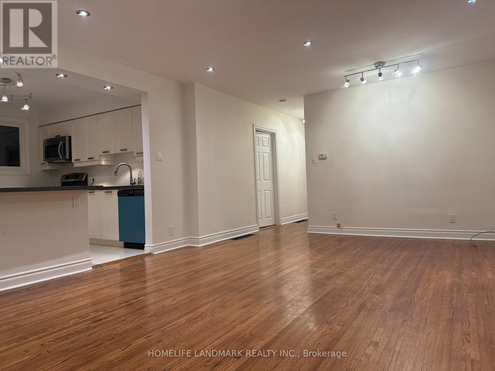 Semi-Detached/Link at 307 AXMINSTER DRIVE, Richmond Hill (Crosby)