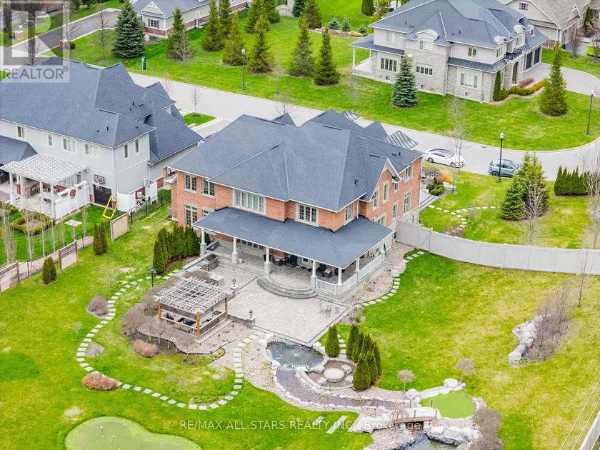 Detached at 37 - 37 COUNTRY CLUB CRESCENT, Uxbridge