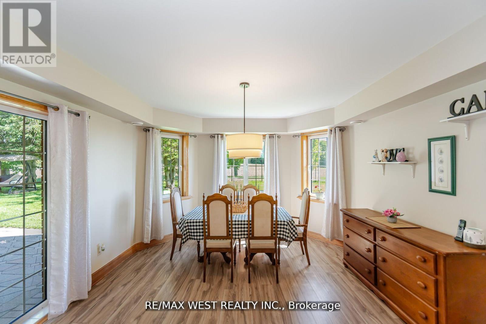 Detached at 7 STEWART CRESCENT, Essa
