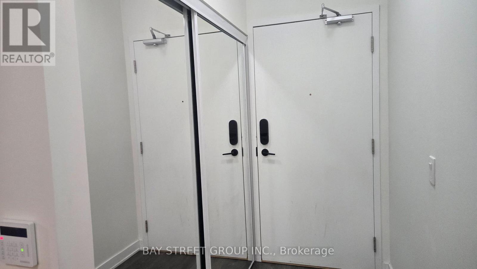 Apartment at 201 - 85 ONEIDA CRESCENT, Richmond Hill