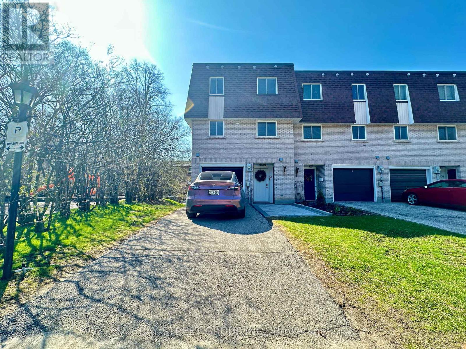 Townhouse at 30 - 141 CLARK AVENUE, Markham (Thornhill)