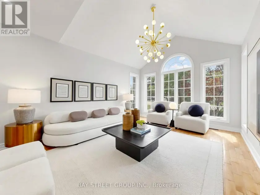 Detached at 98 BROOKEVIEW DRIVE, Aurora