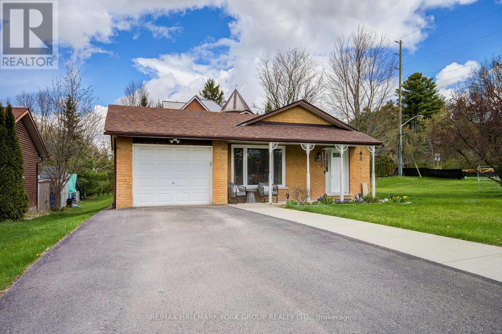 Detached at 184 OLIVE STREET, East Gwillimbury (Holland Landing)