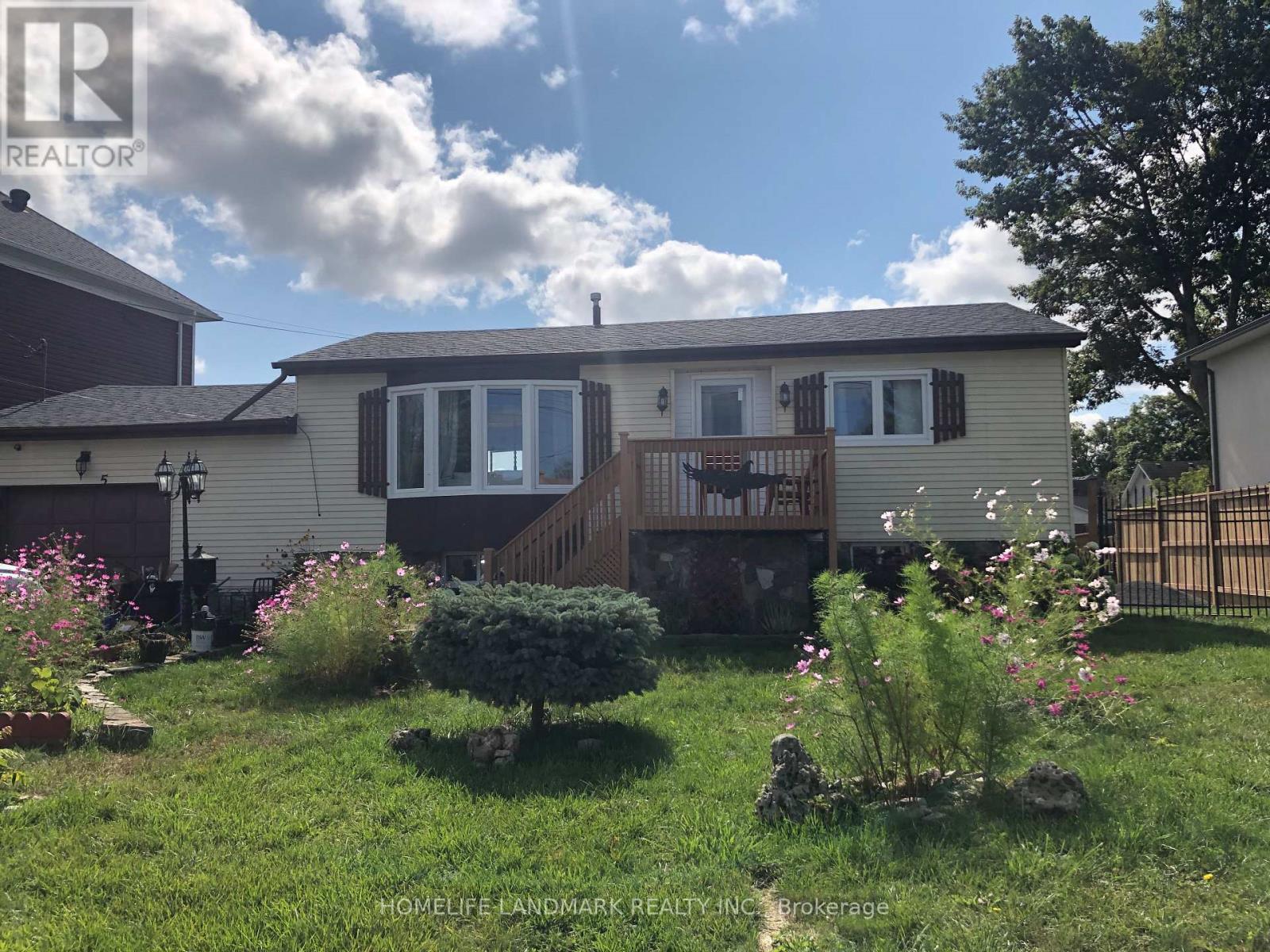 Detached at 5 BOWERS ROAD, East Gwillimbury (Holland Landing)