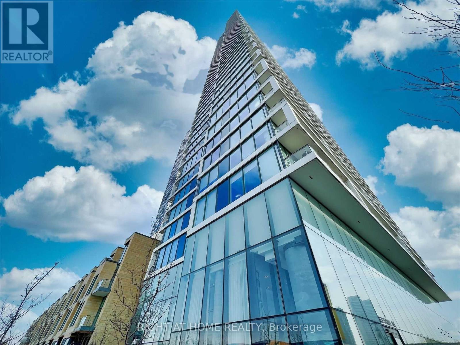 Apartment at 4905 - 5 BUTTERMILL AVENUE, Vaughan (Vaughan Corporate Centre)